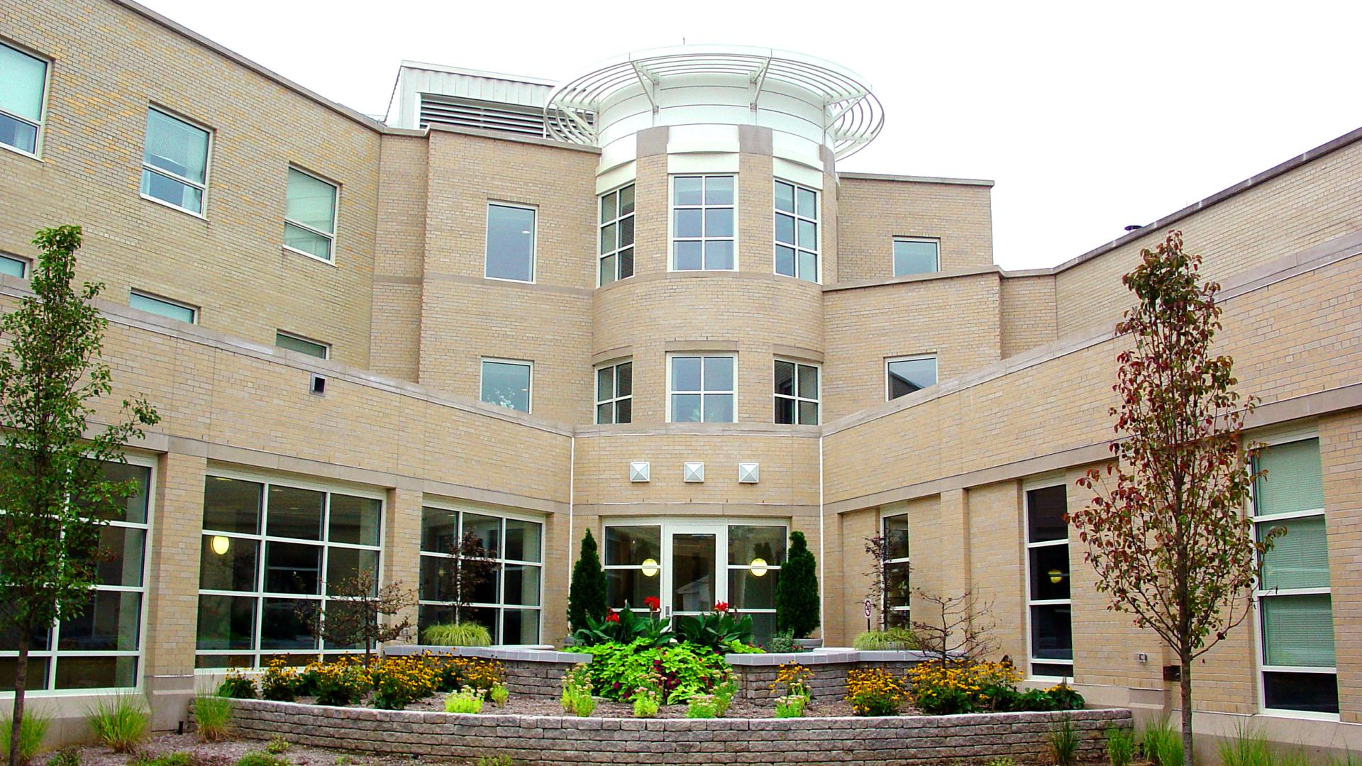 Exterior view of Niles orthopedic clinic where Dr. Josiah Valk sees patients